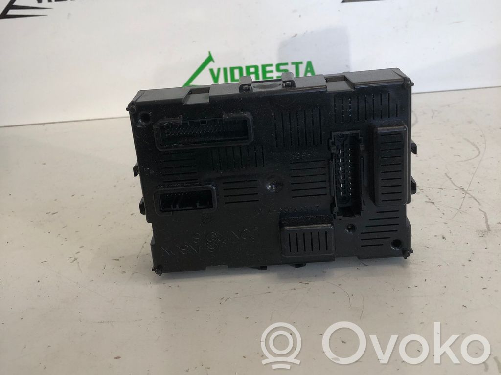 Nissan Note (E11) Komforto modulis 