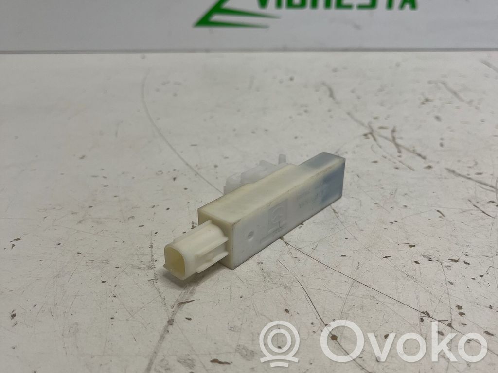 Mazda 2 Aerial antenna amplifier 