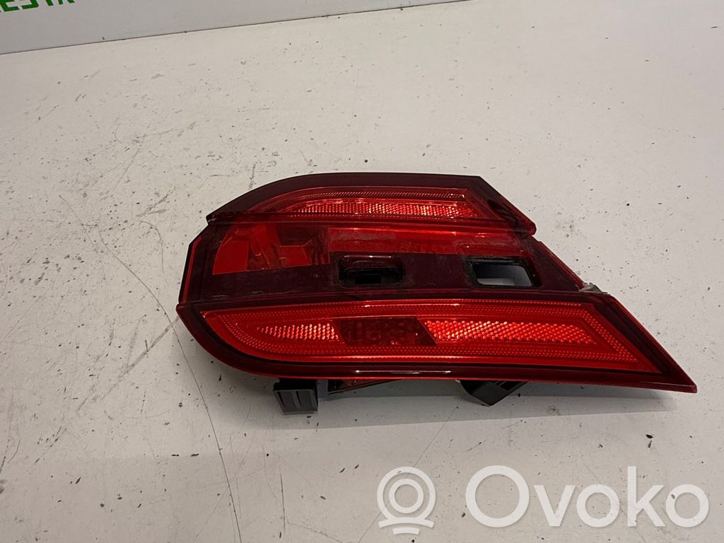 Jaguar XF X250 Lampă spate în capacul portbagajului 