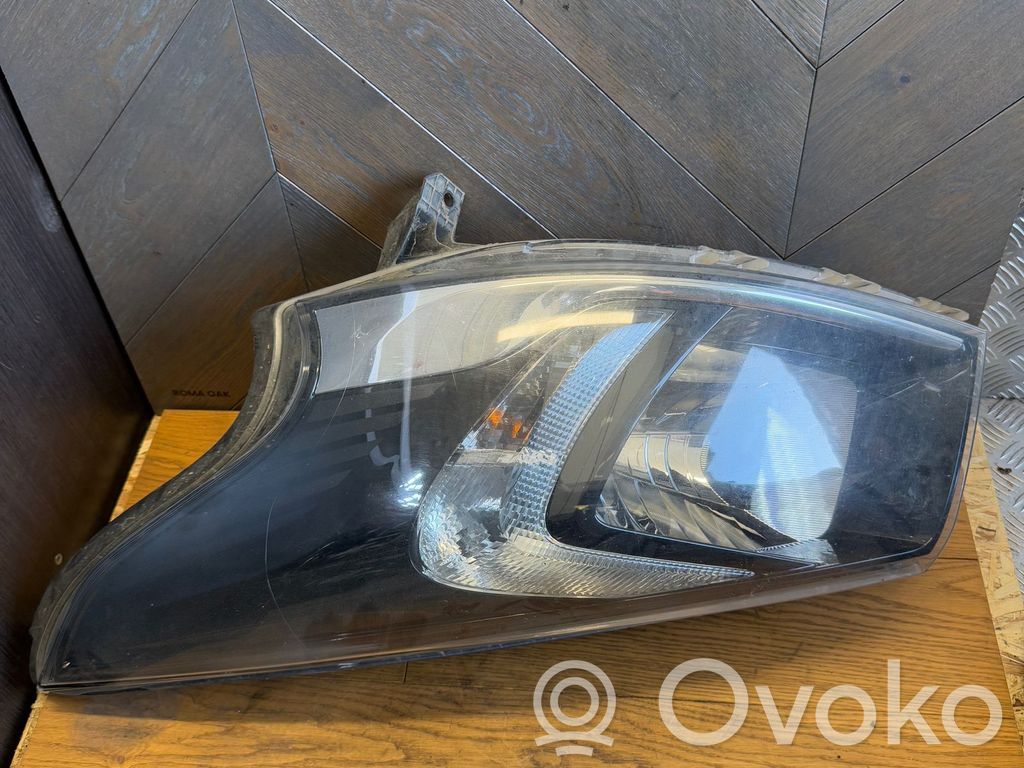 Opel Vivaro Scheinwerfer 