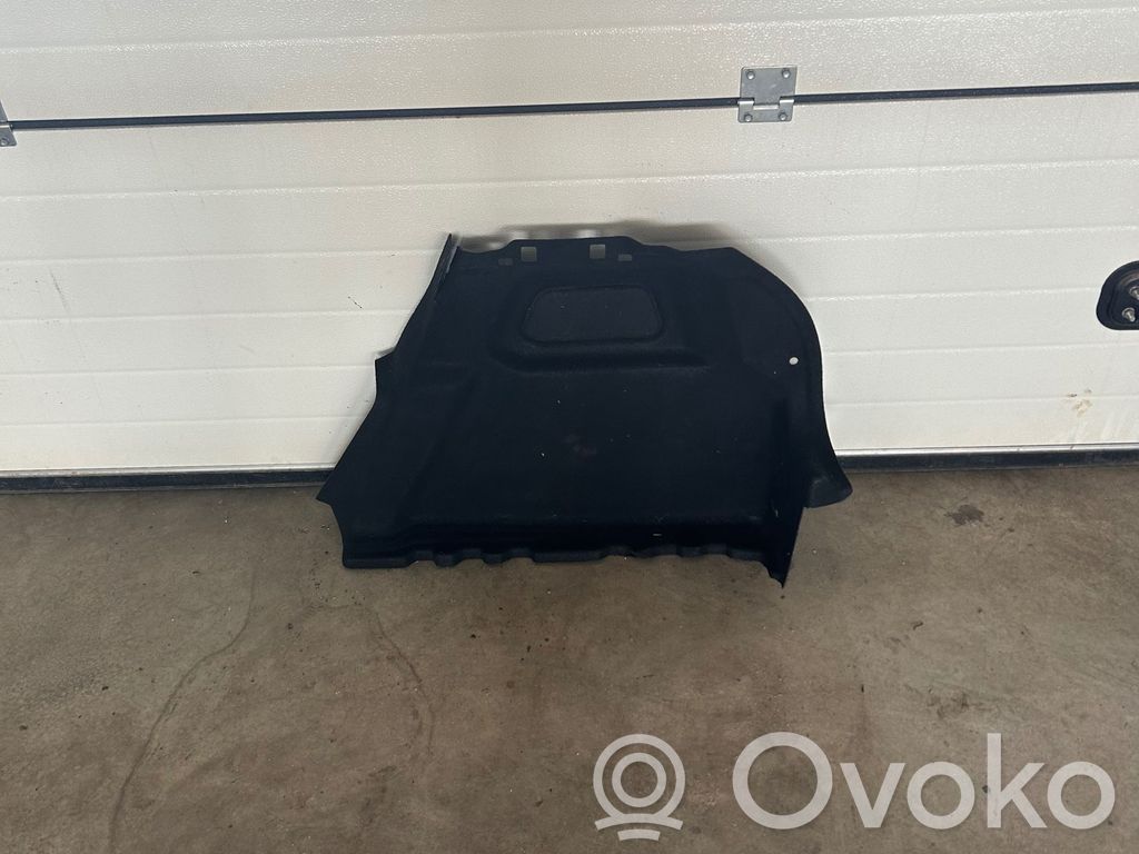 Opel Corsa F Tavaratilan sivuverhoilu 