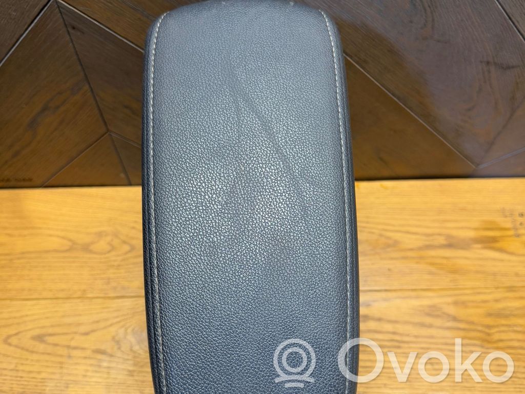 Opel Corsa F Reposabrazos 