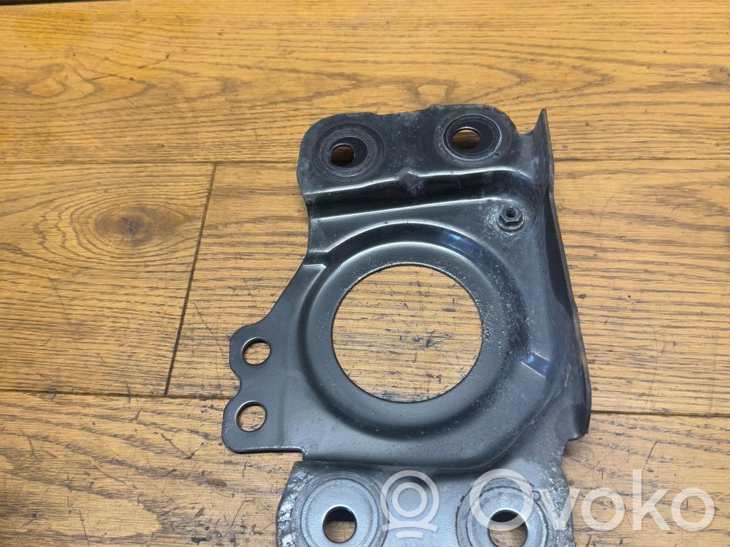 Volvo XC60 Kita variklio skyriaus detalė 