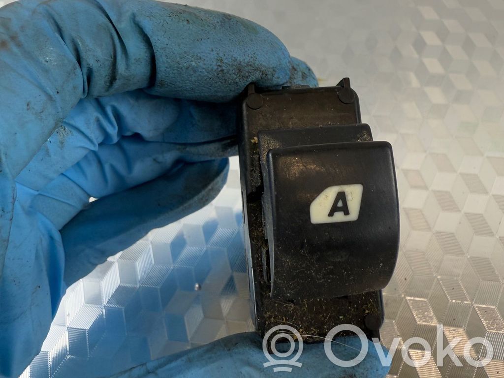 Citroen Berlingo Electric window control switch 