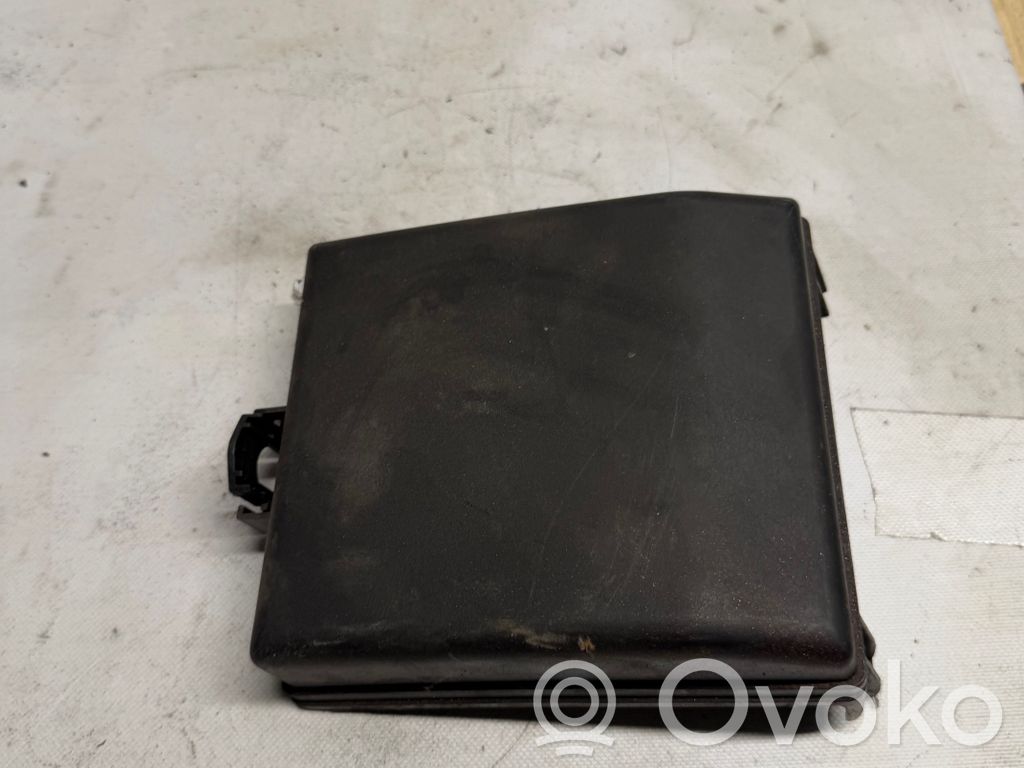 KIA Sportage Fuse box cover 