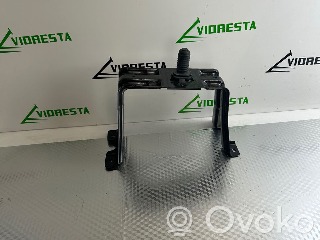 Audi A4 S4 B8 8K Spare wheel mounting bracket 