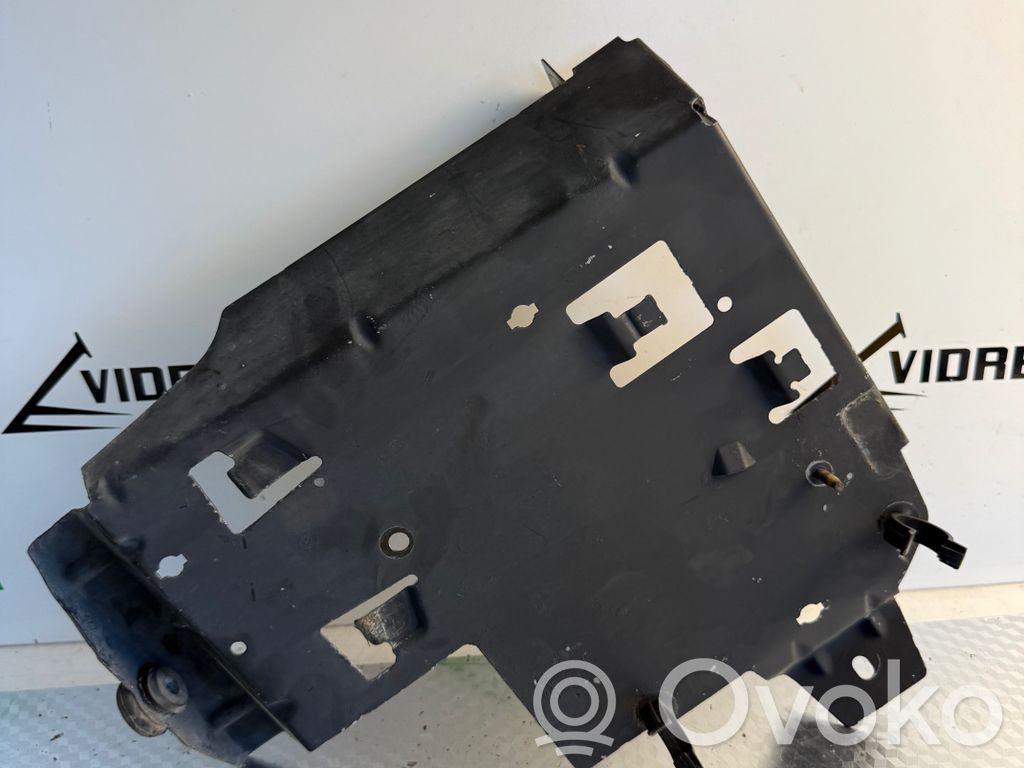 Opel Vivaro Other engine bay part 