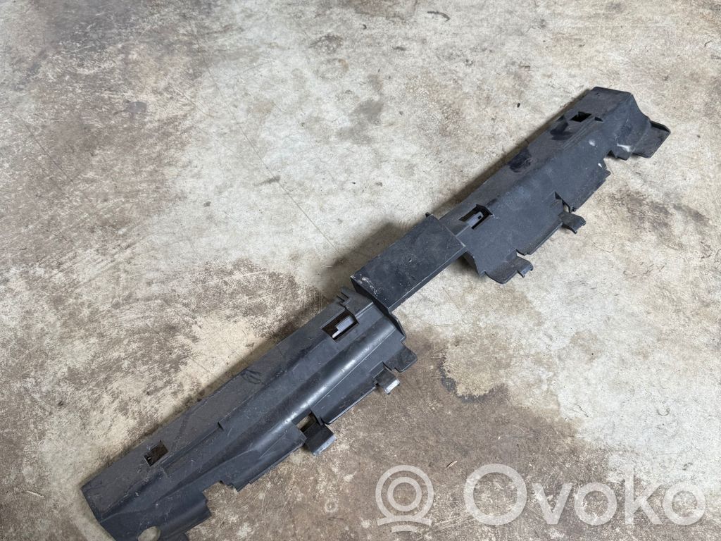 Opel Vivaro Osłona chłodnicy 