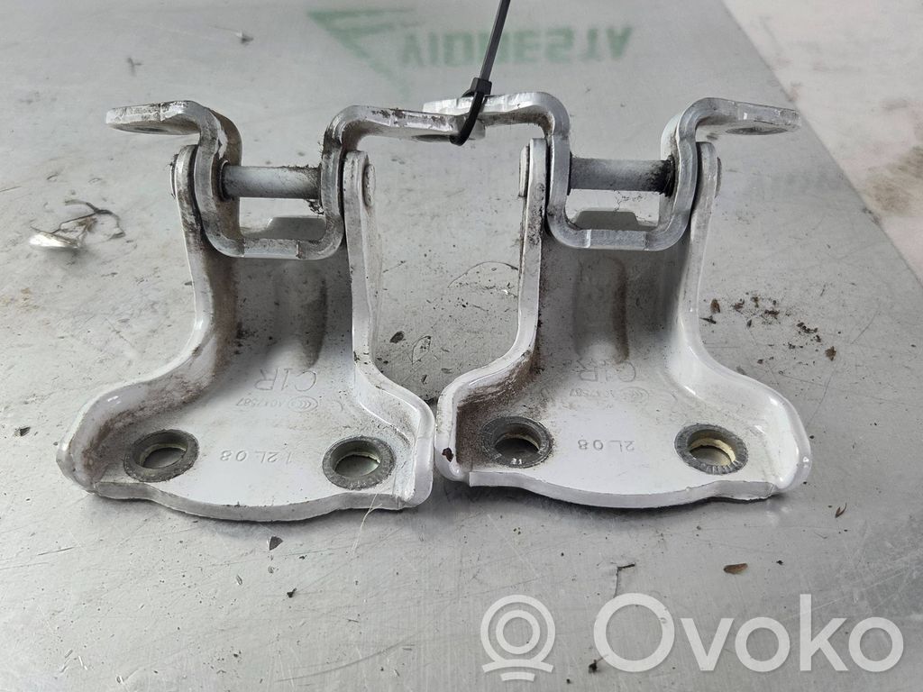 Zawiasy drzwi tylnych / Komplet   12L08,A047587