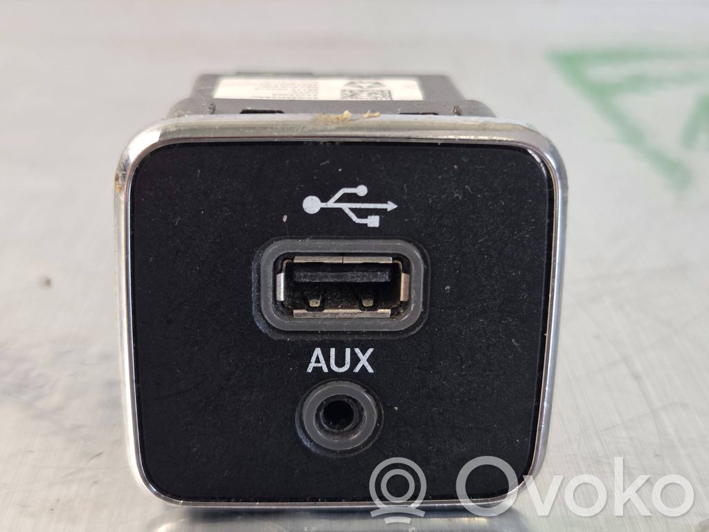 Jeep Compass USB socket connector 