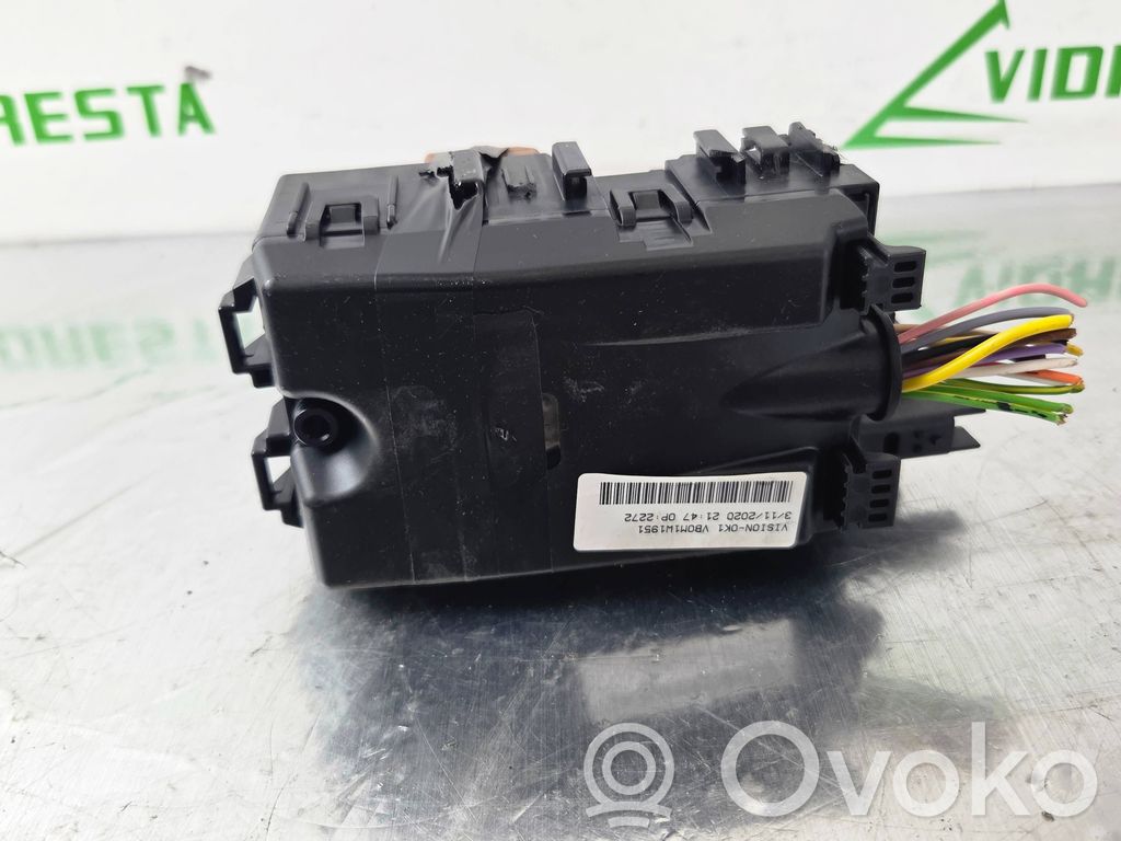 Opel Combo E Boîte à fusibles 