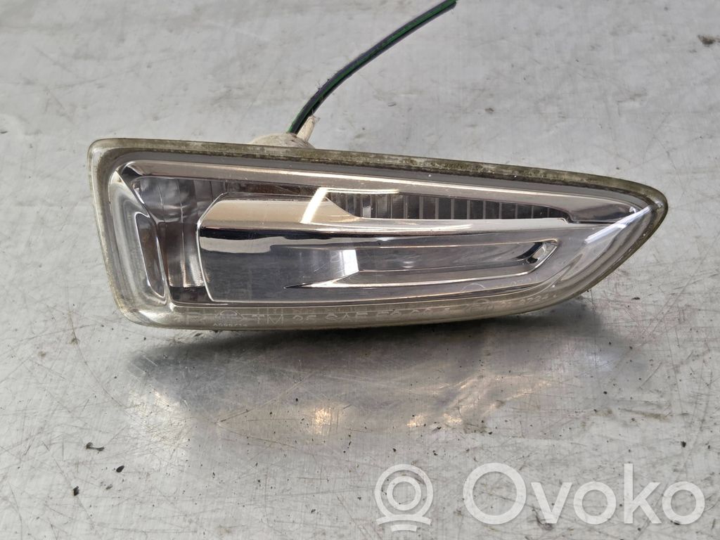Opel Astra K Kierunkowskaz błotnika przedniego 