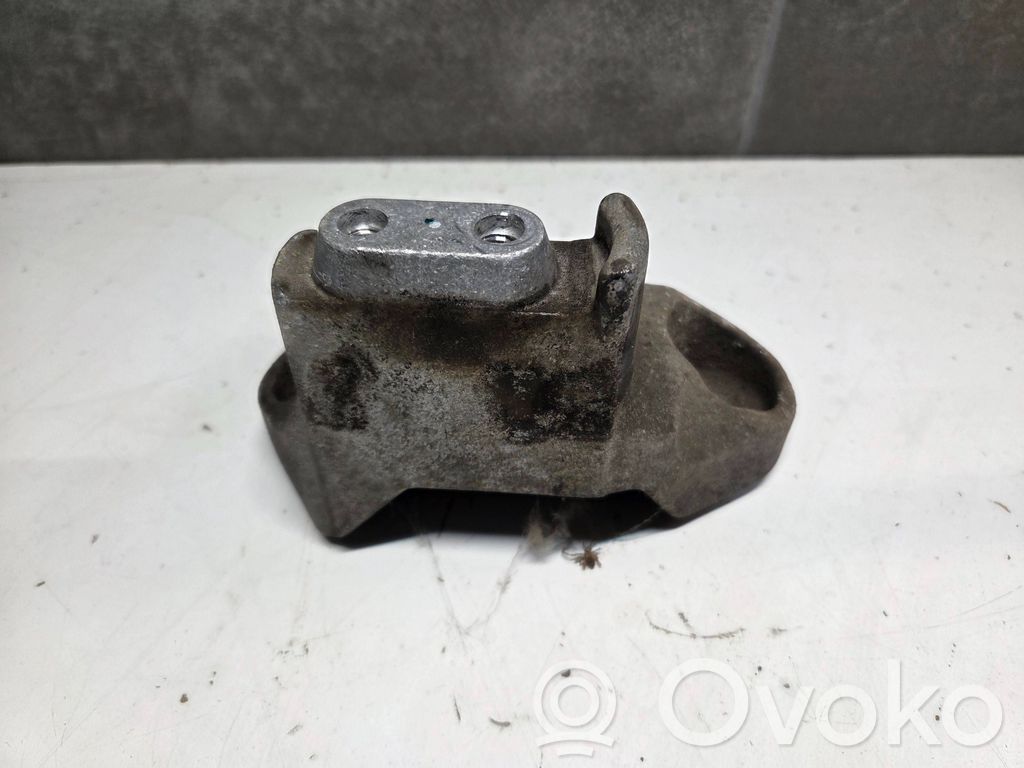 Peugeot 308 Gearbox mounting bracket 
