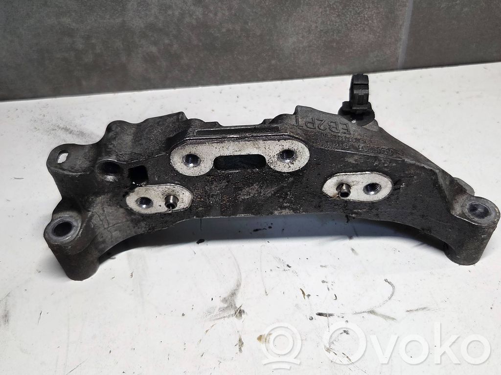 Peugeot 308 Engine mounting bracket 