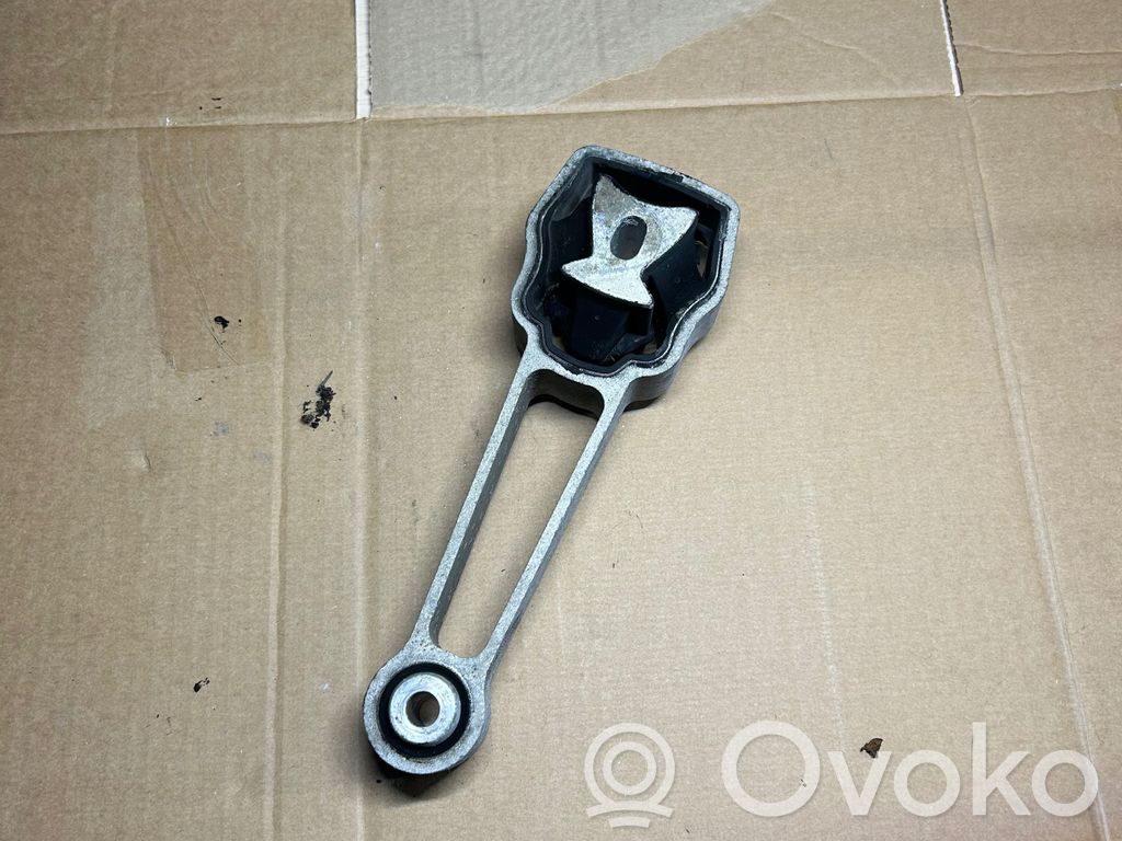 Volvo XC60 Engine mount bracket 