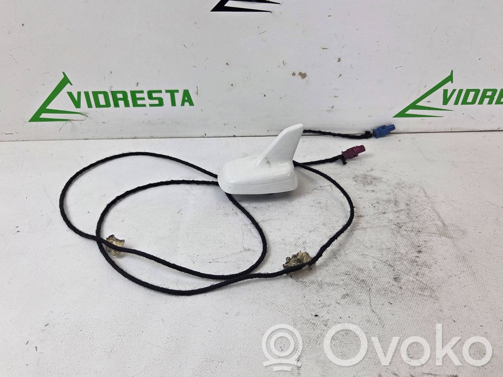Audi Q7 4L GPS-pystyantenni 