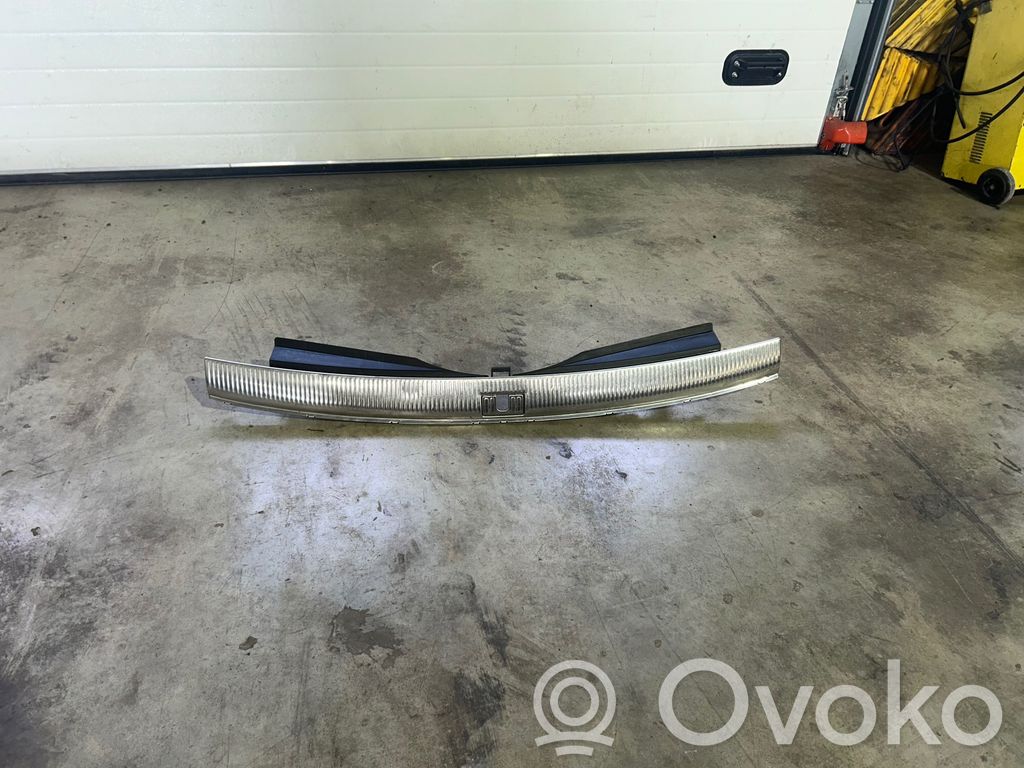 Osłona pasa bagażnika   4L0864483,4L0864483A