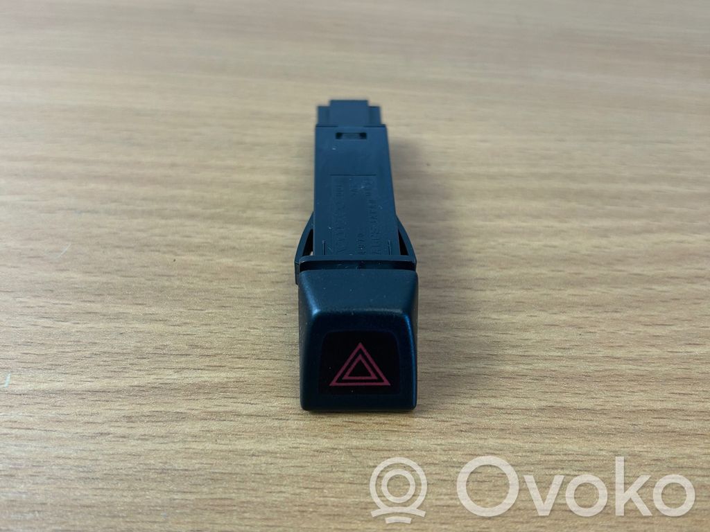 Volvo XC60 Hazard light switch 