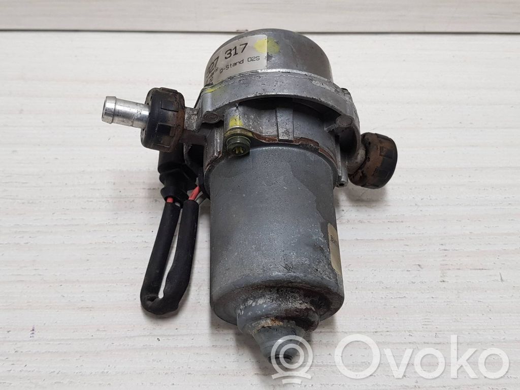 Audi A6 S6 C5 4B Pompa podciśnienia 