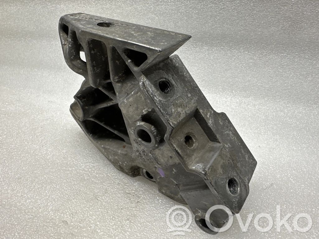 Audi A3 S3 8P Engine mounting bracket 