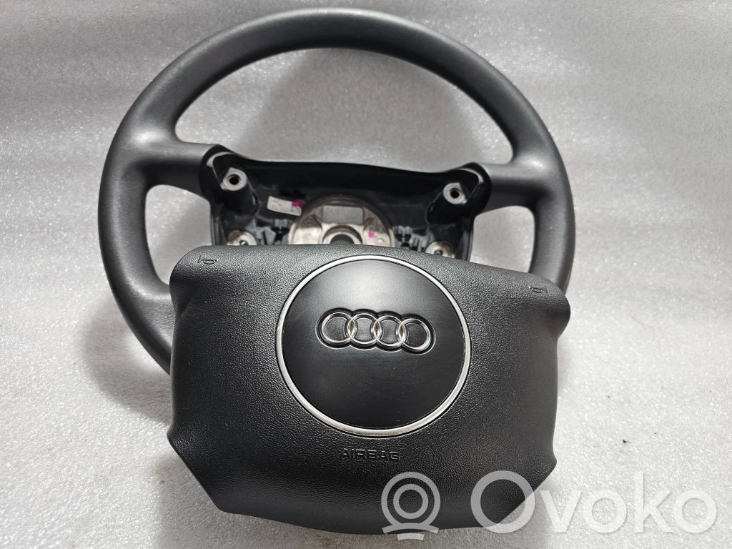 Audi A3 S3 8P Ohjauspyörä 