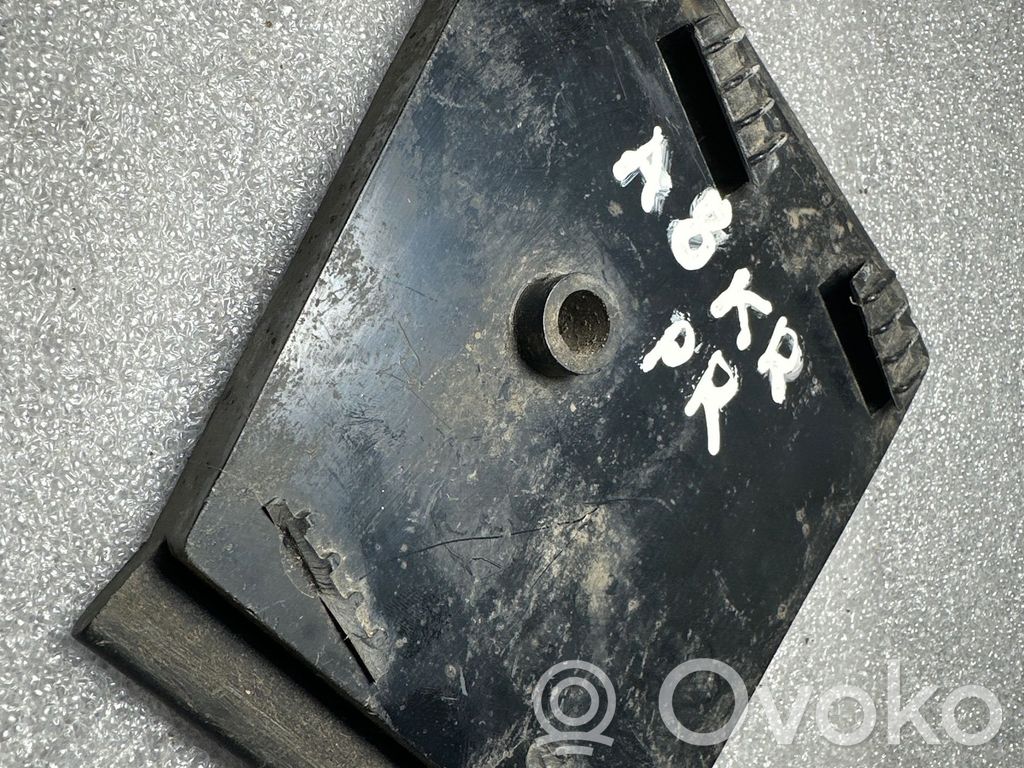 Audi A8 S8 D2 4D Front bumper mounting bracket 