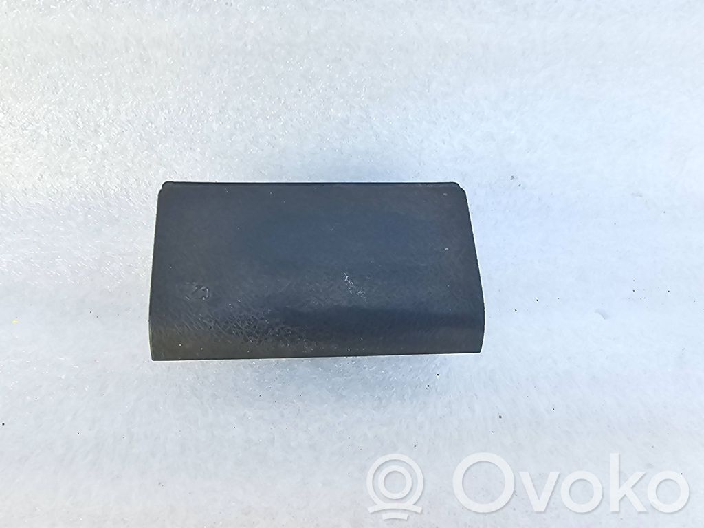 Audi A4 S4 B5 8D Aschenbecher 