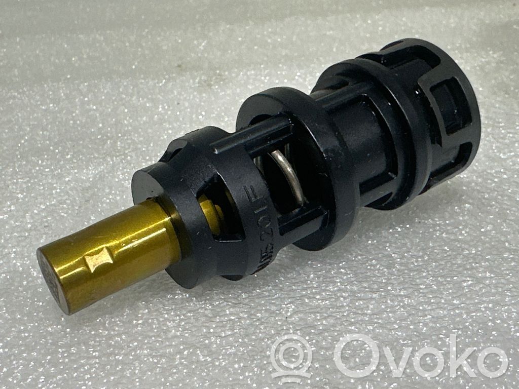 Audi A4 S4 B9 Termostaatin kotelo 