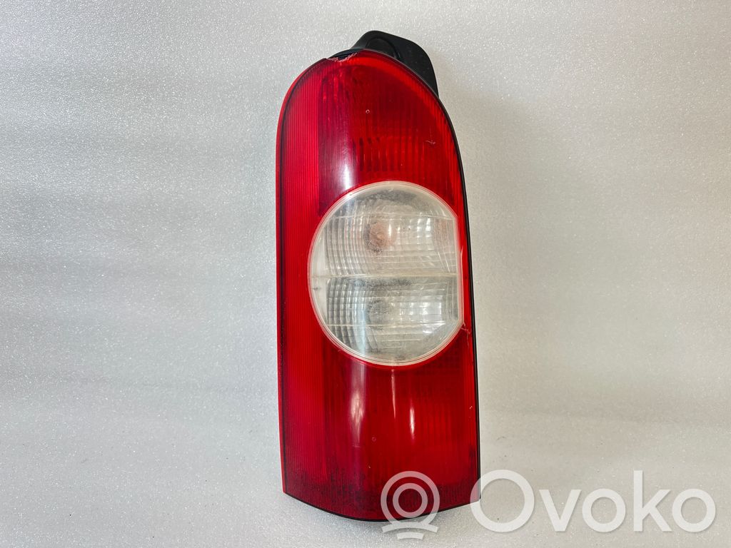 Renault Master II Aizmugurējais lukturis virsbūvē 