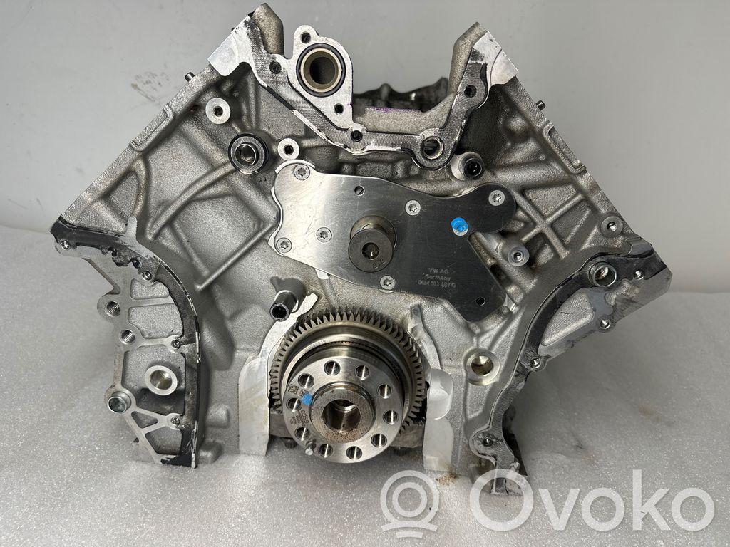 Audi A4 S4 B9 Blokas 