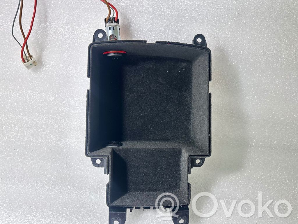 Audi A4 S4 B8 8K Hansikaslokeron keskikonsoli 