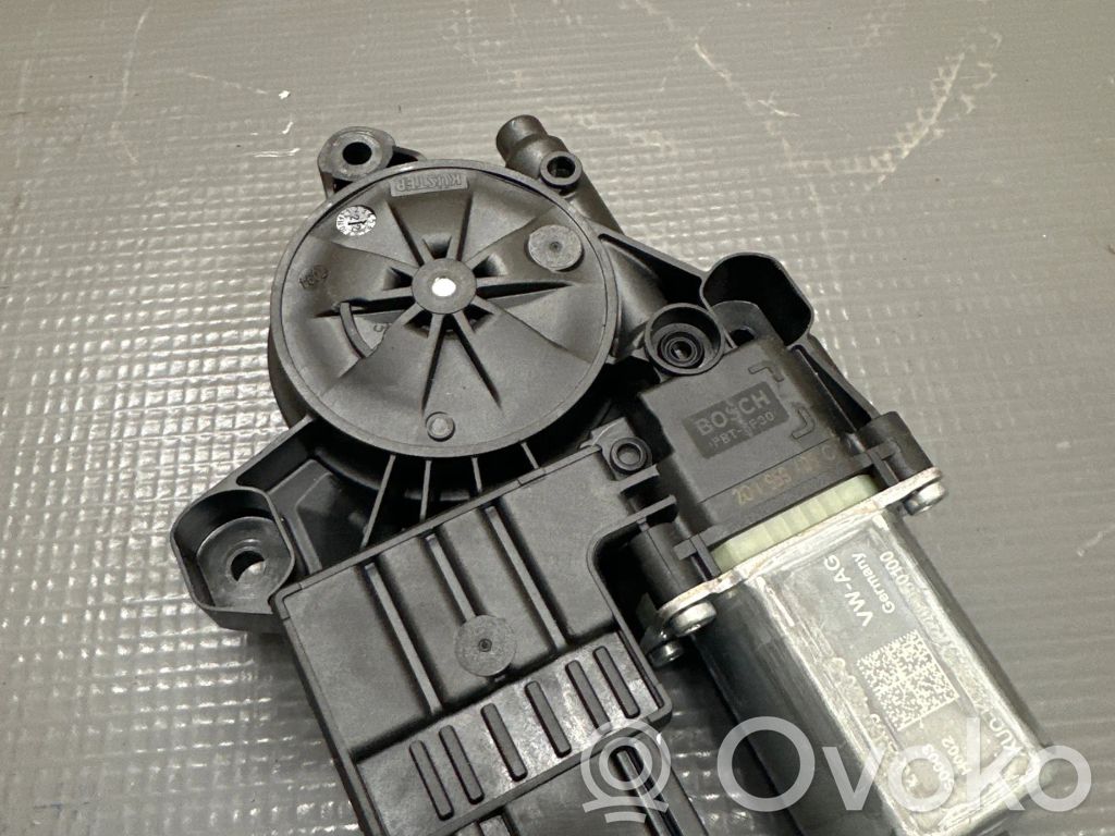 Skoda Fabia Mk4 (6VA) Takaoven ikkunan nostomoottori 