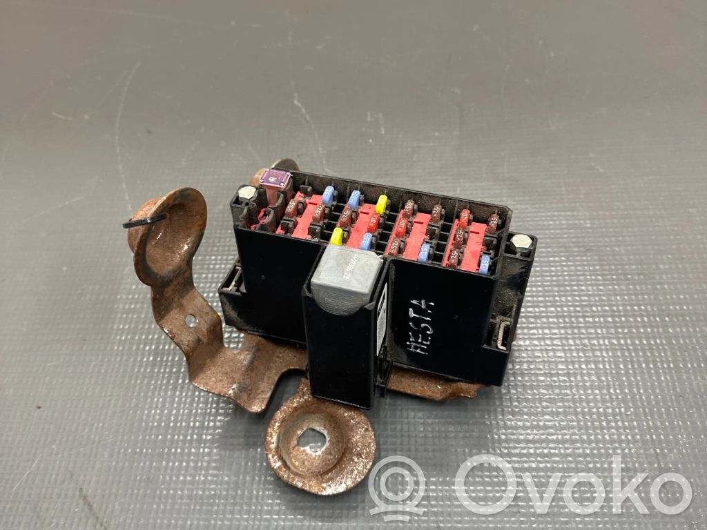 Ramka / Moduł bezpieczników   8V5114A005GCE,12141905