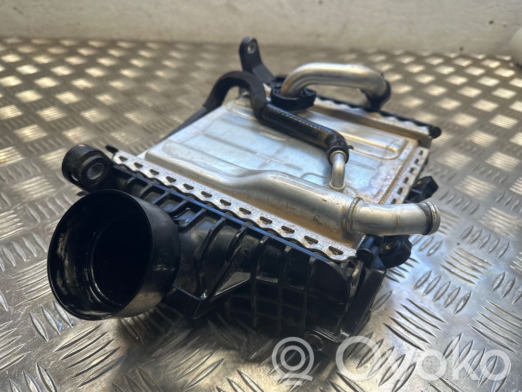 Mercedes-Benz C W206 Chłodnica powietrza doładowującego / Intercooler 