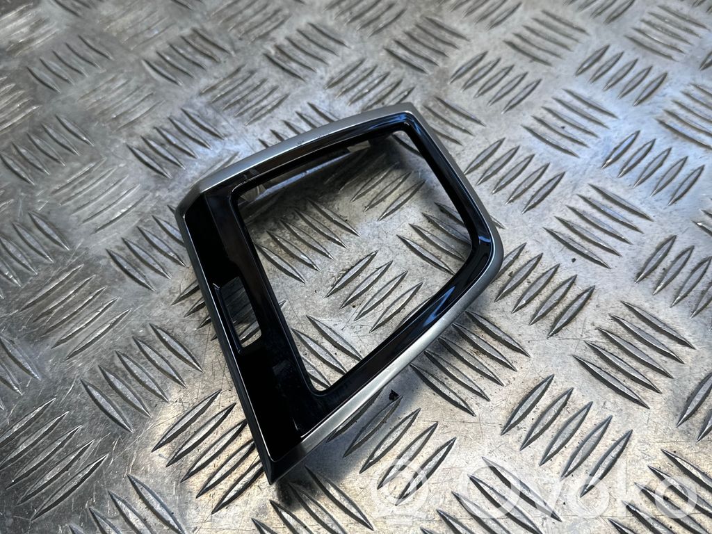 Volvo XC90 Dashboard glove box trim 