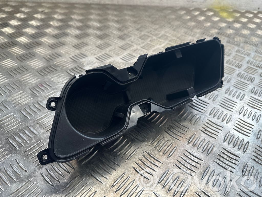 KIA EV6 Cup holder front 