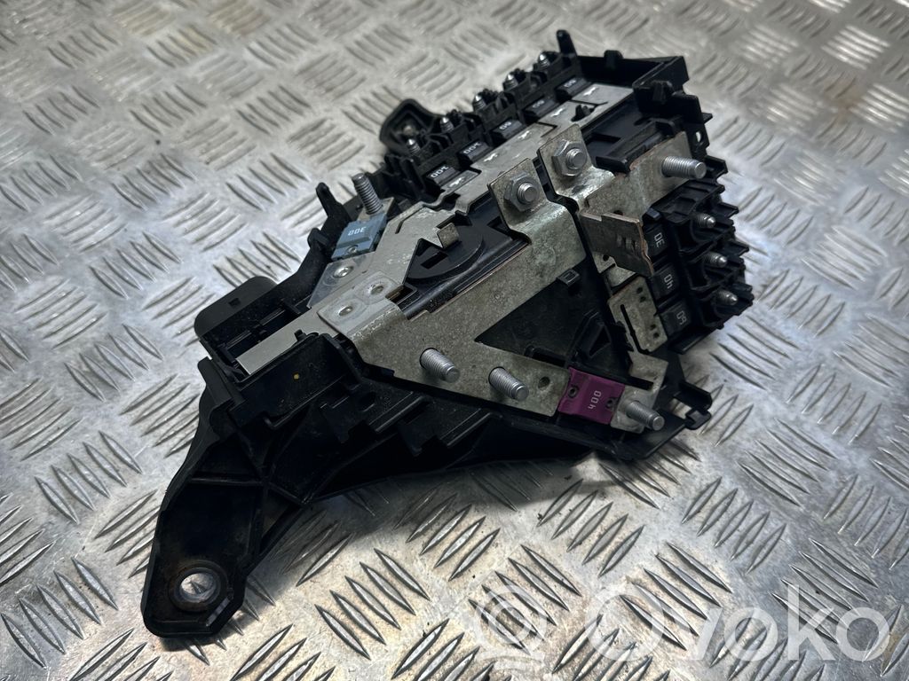 Mercedes-Benz E W238 Fuse module 