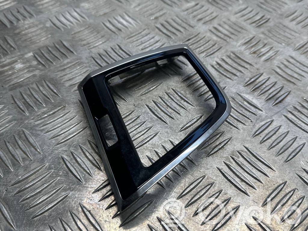 Volvo XC90 Dashboard glove box trim 