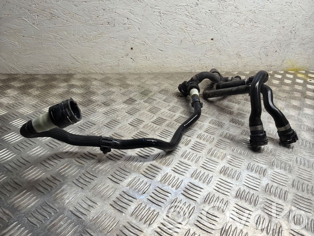 BMW iX Engine coolant pipe/hose 