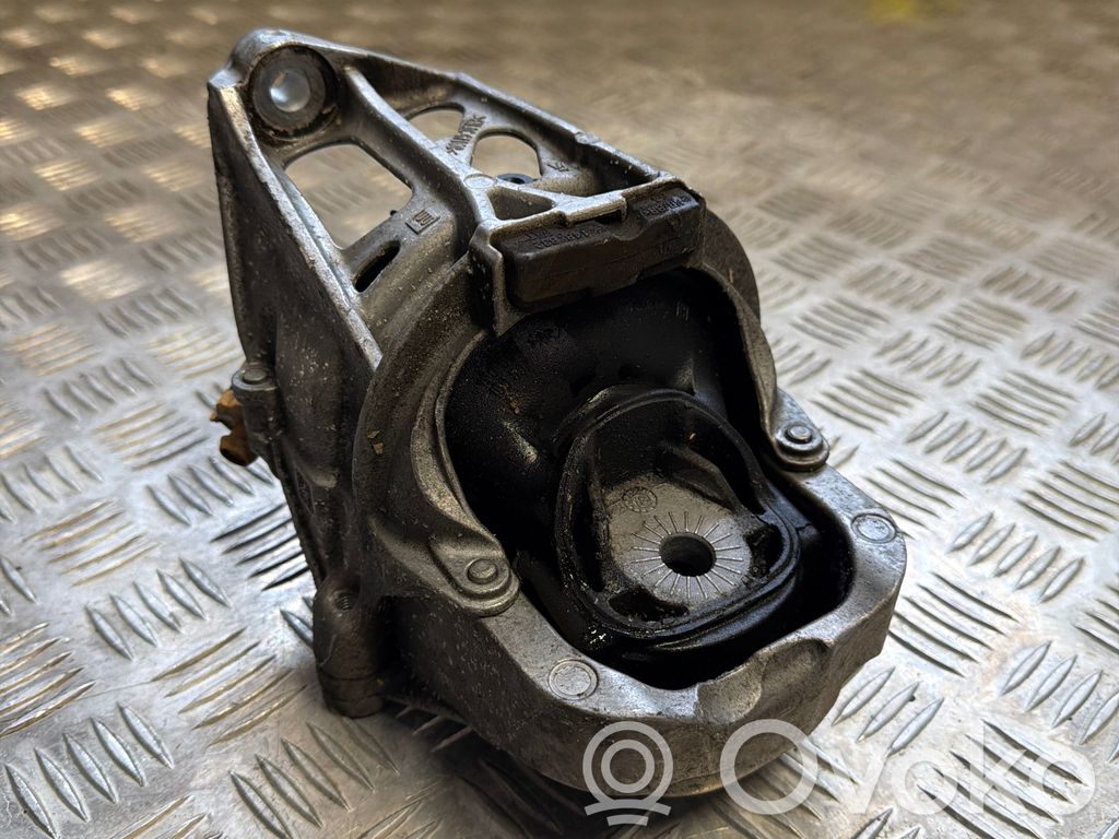 Audi Q5 SQ5 FY Engine mount bracket 