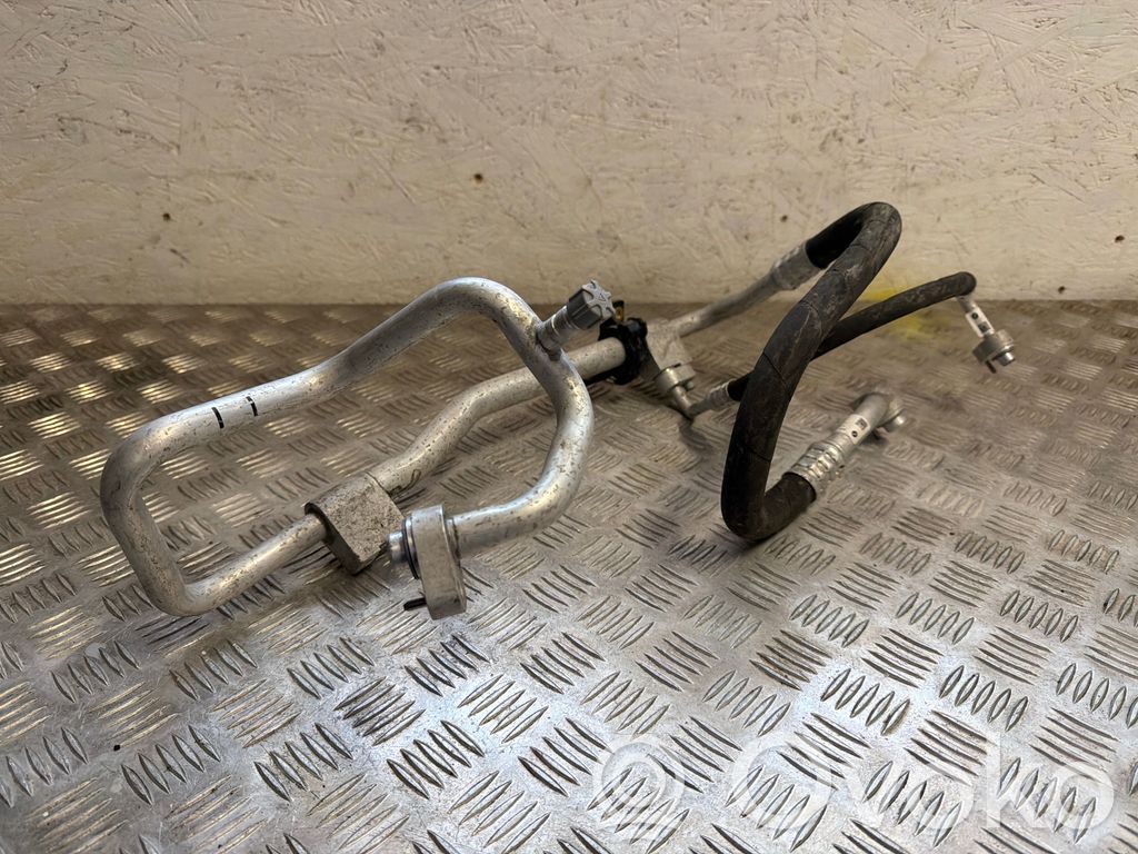 BMW iX Conductă/furtun aer condiționat (A/C) 
