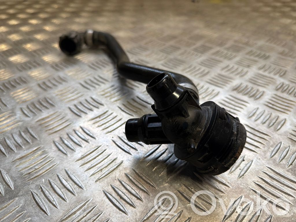 BMW iX Engine coolant pipe/hose 