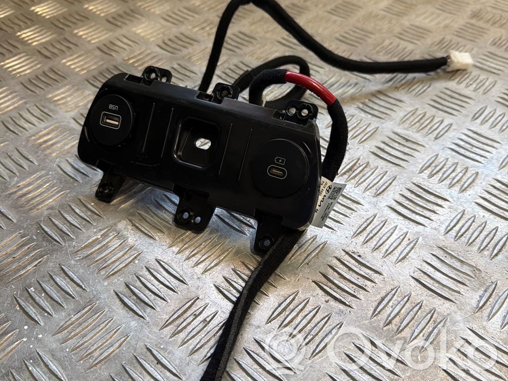 Enchufe conector USB   96120CV000,2302031136