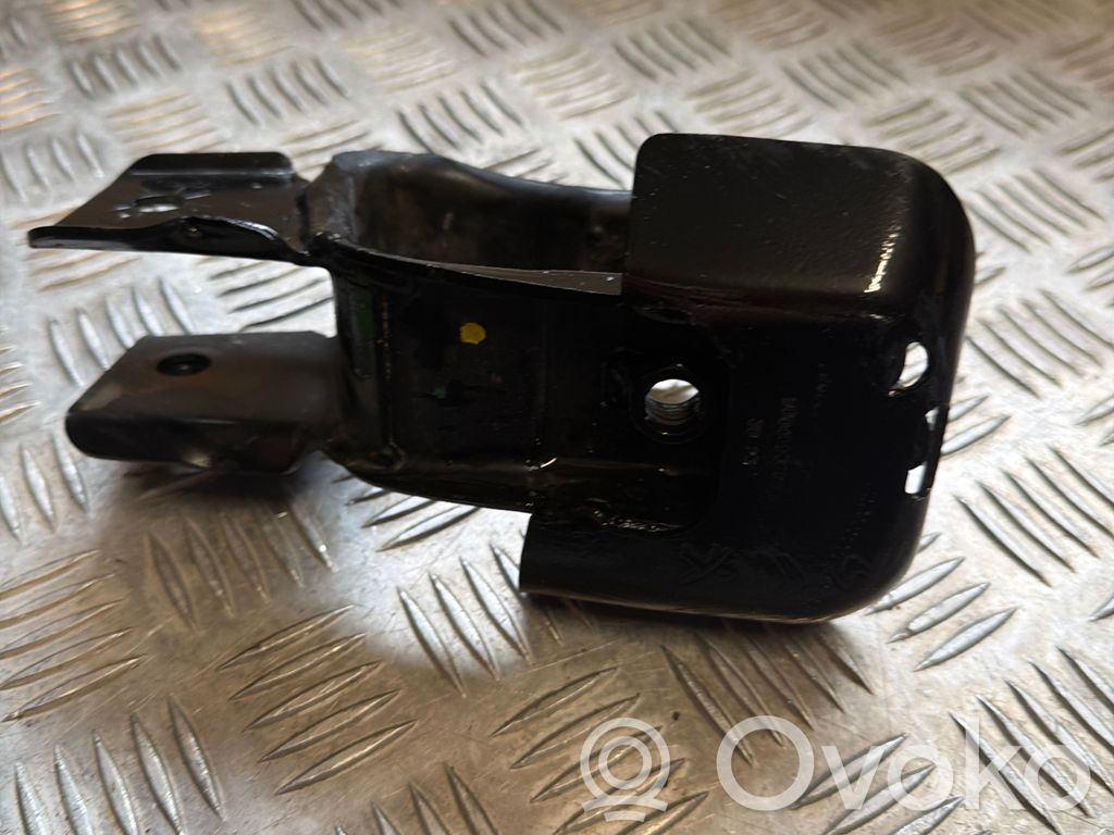 Engine mount bracket   9804890680