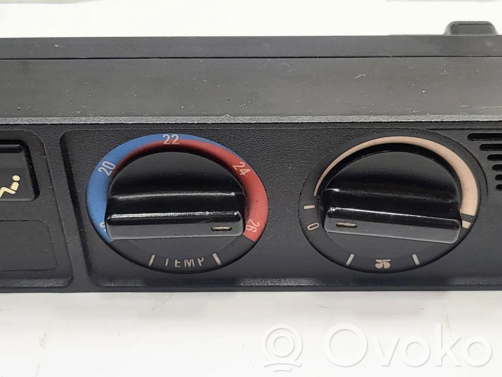 BMW 5 E34 Climate control unit 