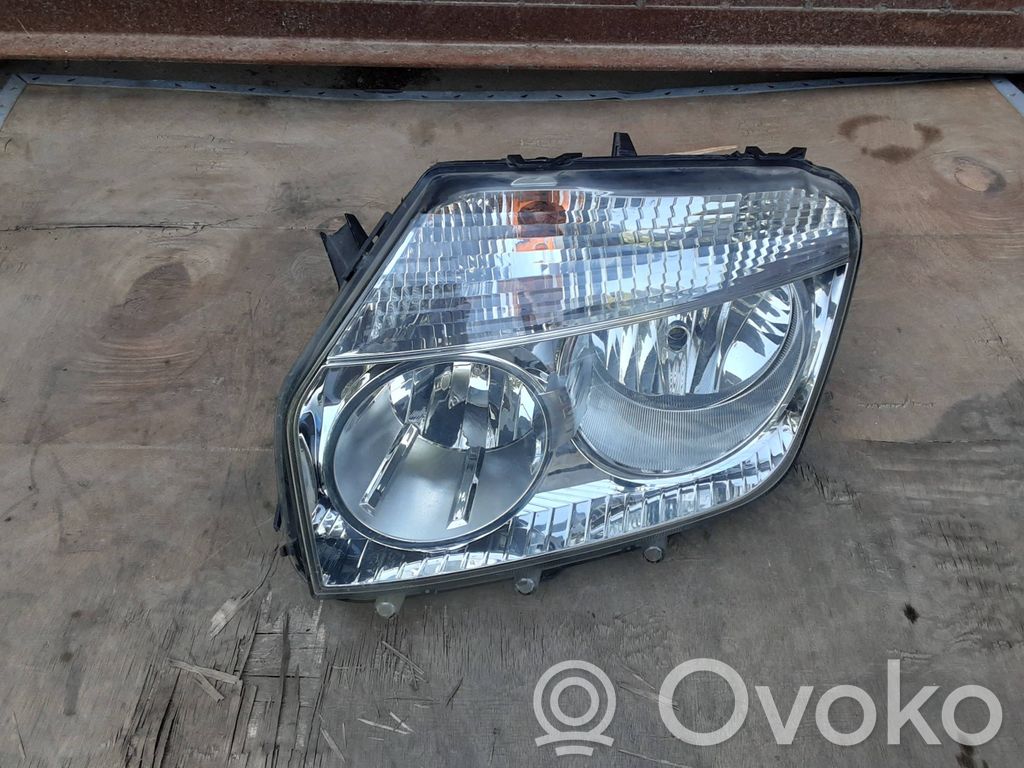 Dacia Duster Headlight/headlamp 