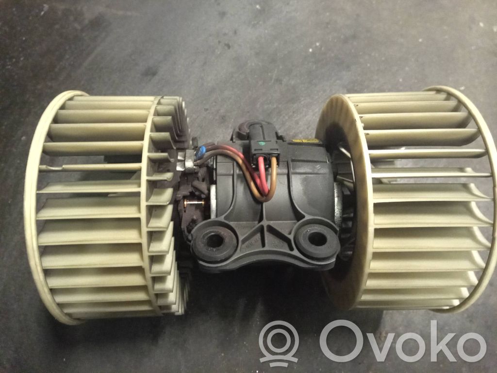 BMW 5 E39 Вентилятор печки 