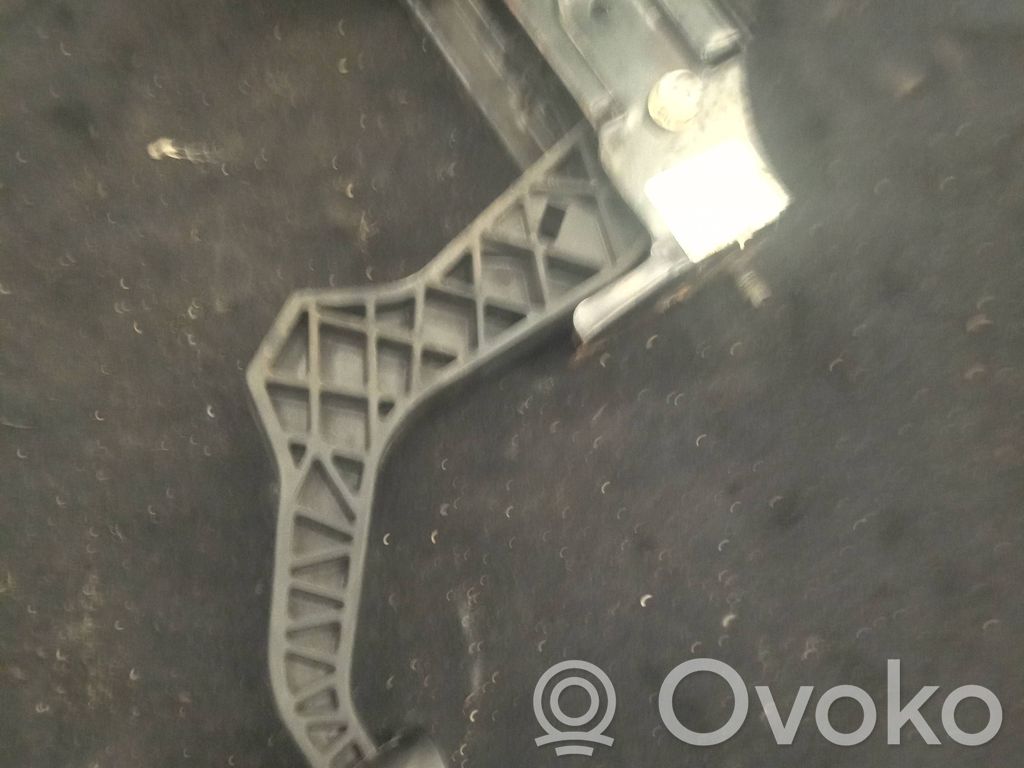 Volkswagen Golf IV Pedał sprzęgła 