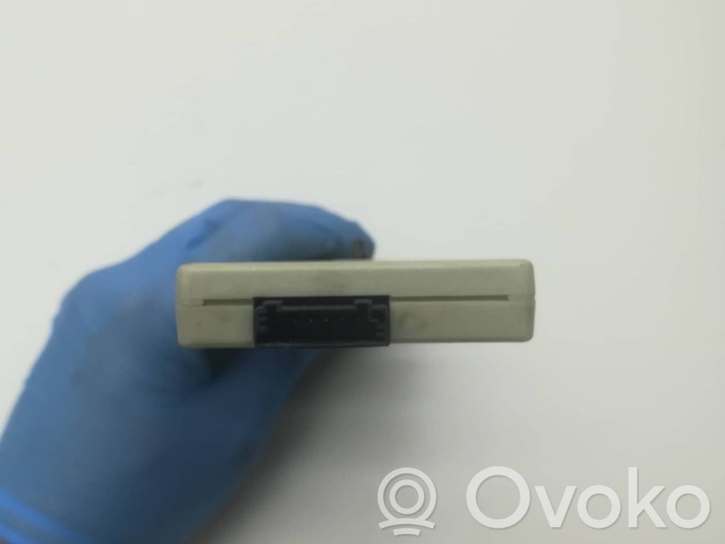 BMW 3 E90 E91 Aerial antenna amplifier 