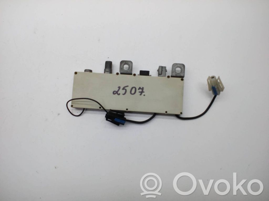 BMW 5 E39 Antenna control unit 